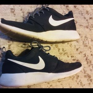 Nike Roshe Shoes